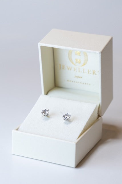 Pt950 Solitaire Round Earrings with Lab-Grown Diamond (1.0ct, Certified) Made in JAPAN - YUUKI JEWELLERY JAPAN